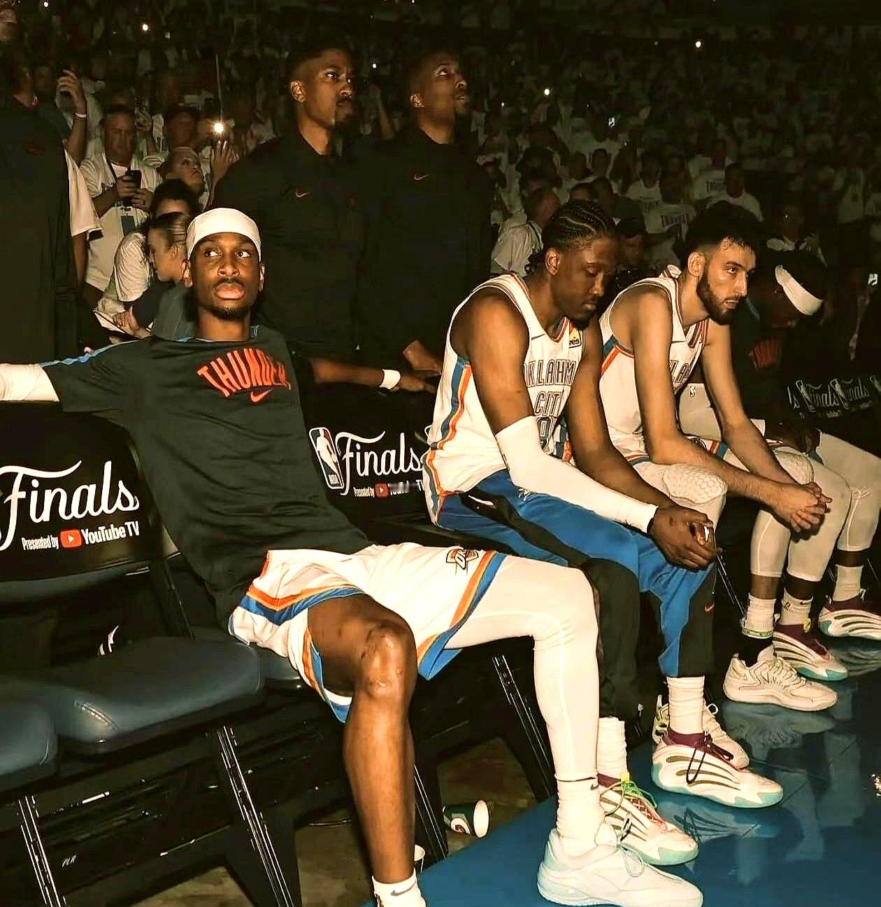 卫冕冠军雷霆队这运气，真是沾上就甩不掉。    季后赛首轮打太阳，直接...