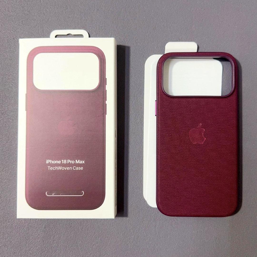 iPhone 18 Pro Max 樱桃色🍒科技织物手机壳泄露：
#iPhone[超话]# ​