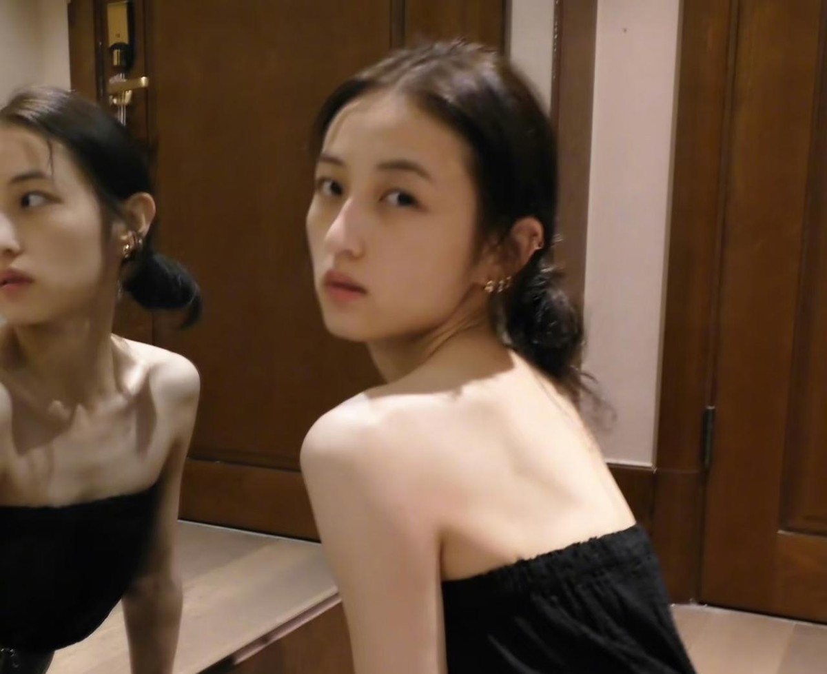 番位和提名，对不上
先说清楚事实。第39届金鸡奖最佳女主角提名一共五个：李思潼《给阿嬷的情书》、宋佳《志愿军：浴血和平》、张子枫《捕风追影》、陈丽君《镖人：风起大漠》、高叶《南京照相馆》。宋佳凭《志愿军》入围，张子枫凭另一部片子入围。
问题就出在这。从公开的影片信息看，张子枫饰演的李晓是《志愿军》系