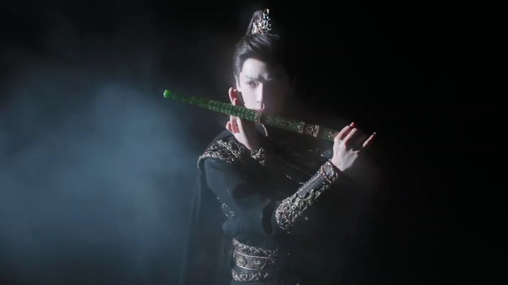 OMG魅影神捕竟然是这个画风！
罗云熙的剧都这么高级！好诡好爽好喜欢！#罗云熙黎斯# ​
