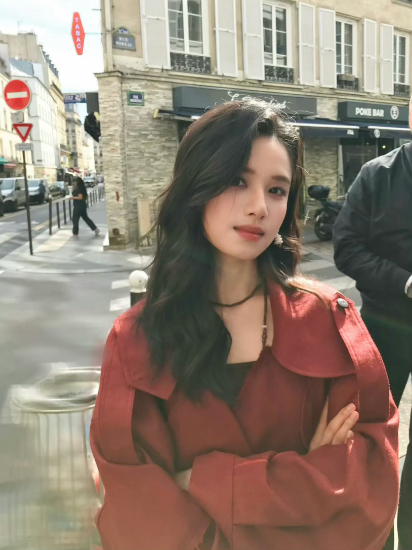 #张婧仪[超话]#  zjy#张婧仪野狗骨头# zjy#张婧仪苗靖# 

最灿烂的烟火会留在记忆里  就像我的记忆里都是带着光的你

​