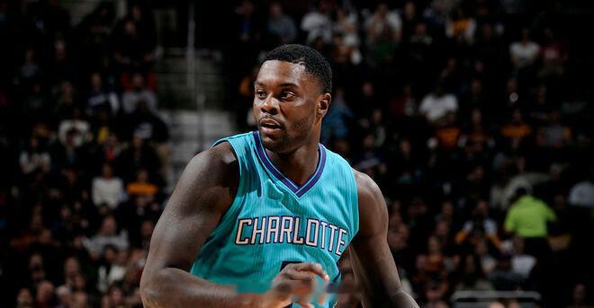 前NBA球员兰斯-史蒂芬森在接受采访时回顾了自己逐渐淡出联盟的历程，并...