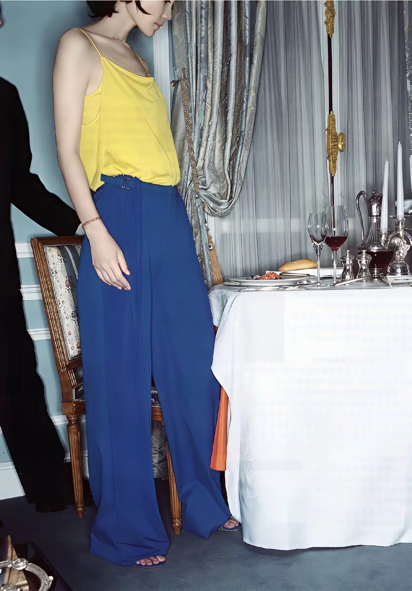36岁的王菲，清冷、自由且优雅，她有一双希腊型的“美人脚”。 ​