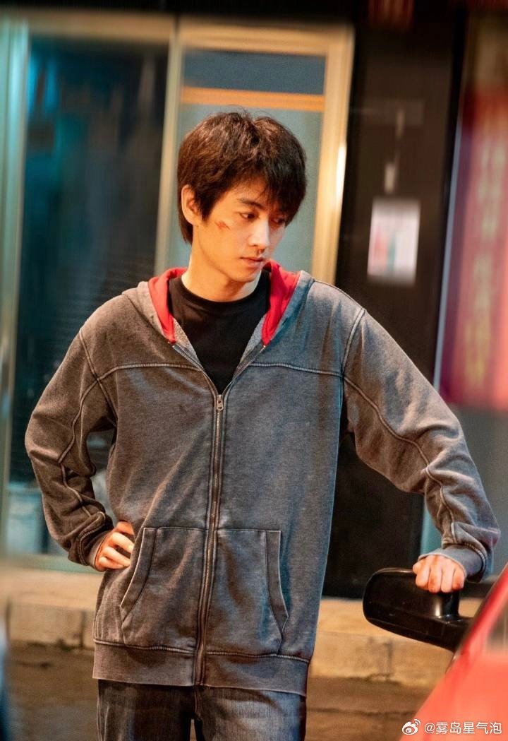 #陈晓[超话]#  [手指比心]#电影x的故事# 
希望年底前能看到我的夜 ​