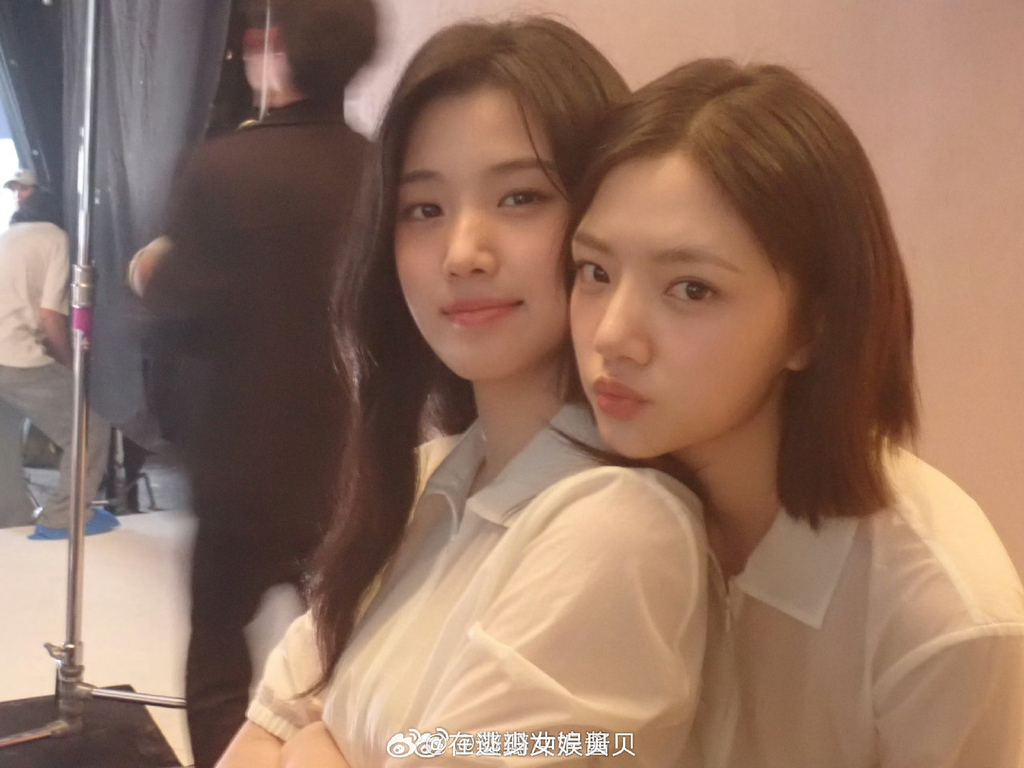 都说卢昱晓有点普但是合照好像没输过 ​