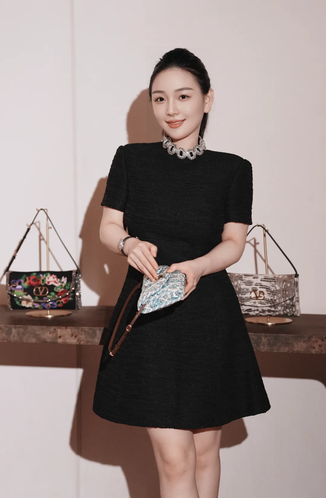 Valentino优雅永不过时🖤