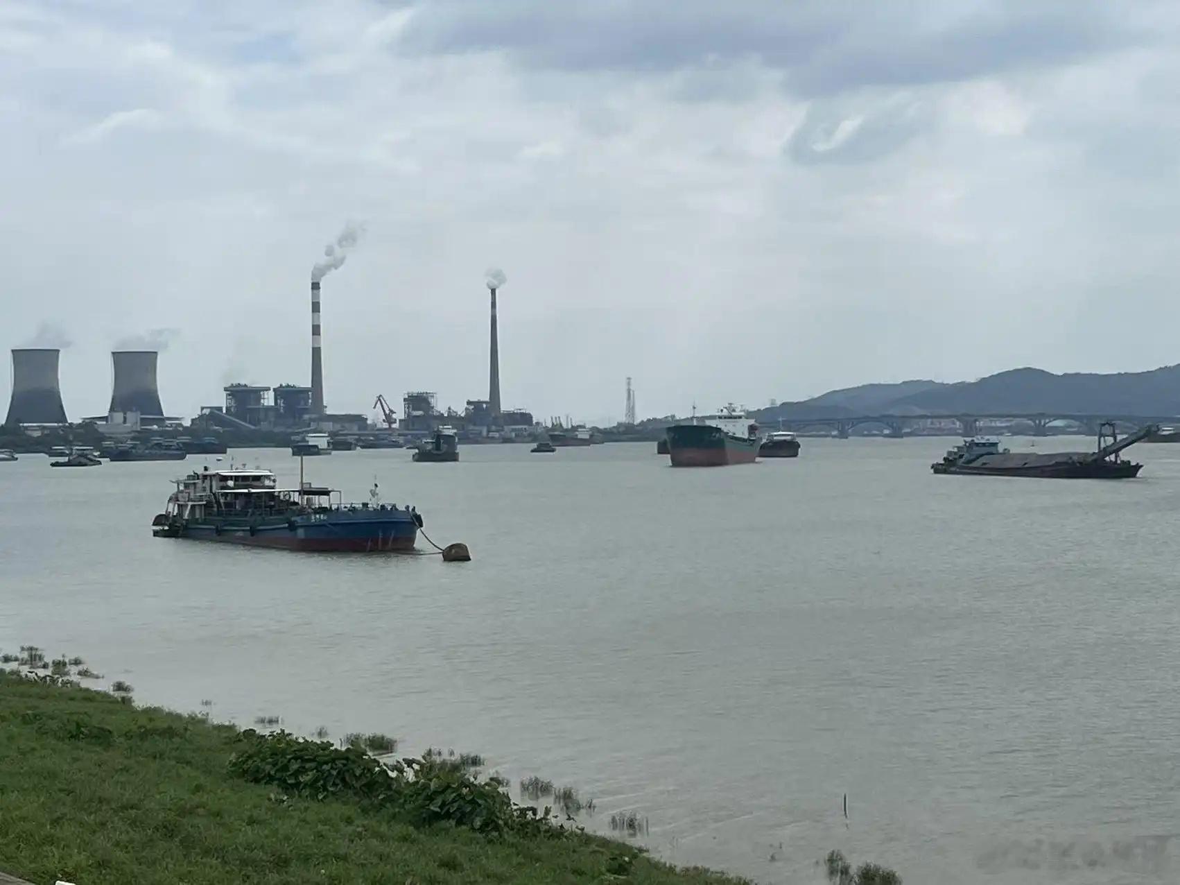 受西江、北江上游持续强降雨及来水影响，佛山市江河迎来明显涨水过程。...
