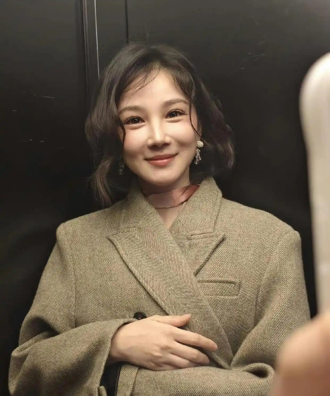 陈小纭现身活动容貌引热议：昔日灵气不再，模样变化居然这么大 陈小纭曾被称为迪士尼在逃公主 ​