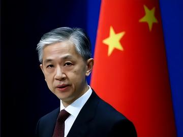 九一八95周年将至，日本右翼用AI“洗白”侵略史，外交部一句话怒斥
根据外交部网站的消息，在9月18日的例行记者会上，发言人郭嘉昆指出日本右翼势力正在利用人工智能来筛选出侵华战争档案，并且把教科书中有关“侵略”的字眼也给系统性的淡化了。这句话赶在九一八事变95周年、东京审判80周年的时候说出口，分量