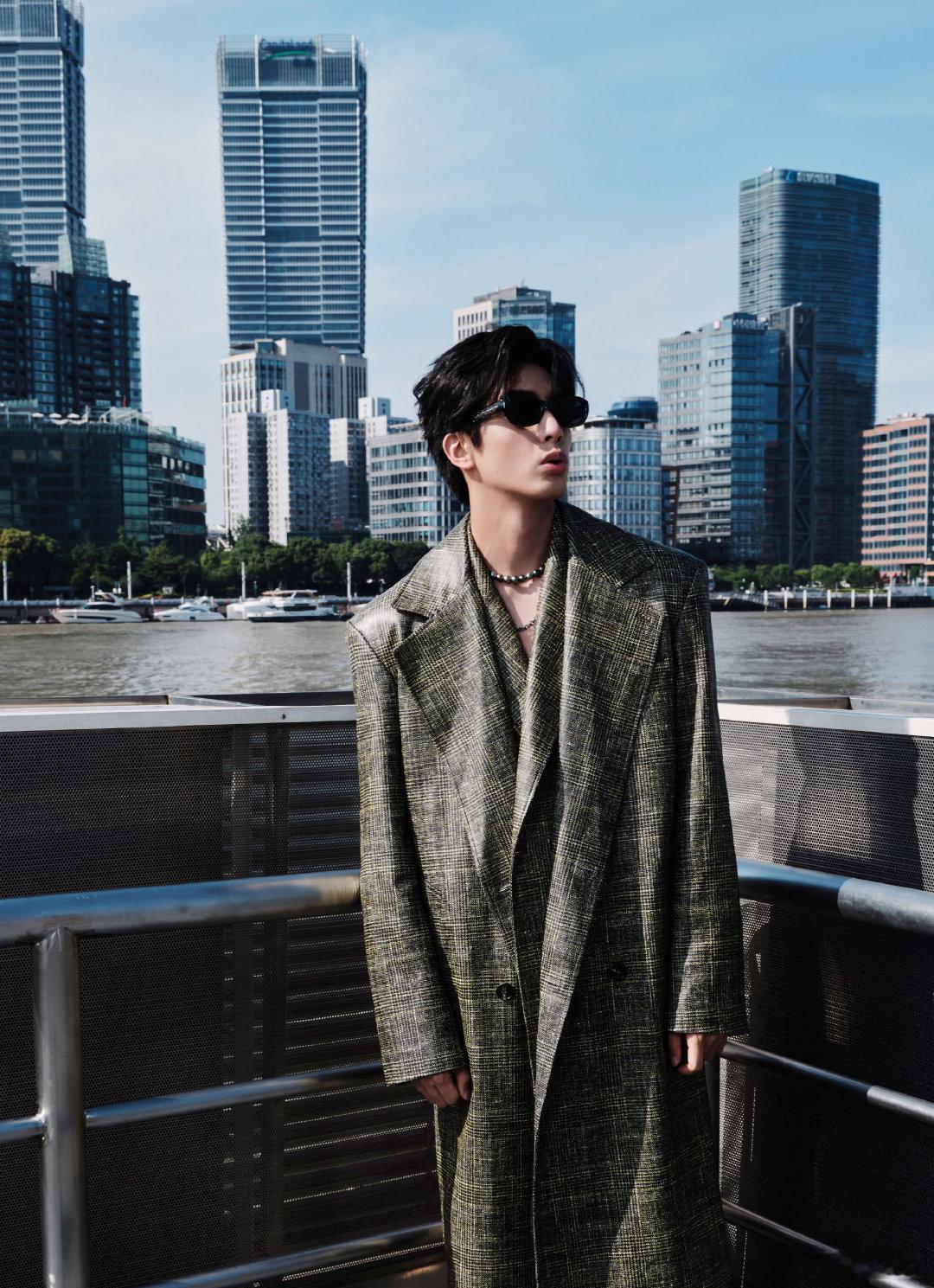 #宋威龙陈异# swl#宋威龙野狗骨头# 

你是映入眼帘的欢喜 是藏于心里的爱意  次次见你 次次痴迷

​