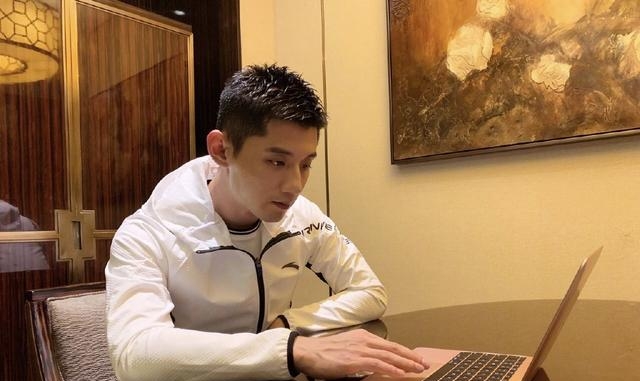 张继科定价低就是原罪，就和董路一样打破这帮人搞一言堂高定价的规则，世界级别冠军都是白菜价这帮人凭什么时薪几百加？这才是那帮人攻击的最终目的，为什么不拿张继科以前的黑料说事，不是不想是那些黑料可能就是无中生有出来的，真要翻出老账旧事重提最先被搞的恐怕不是张继科，而是翻旧账的人。