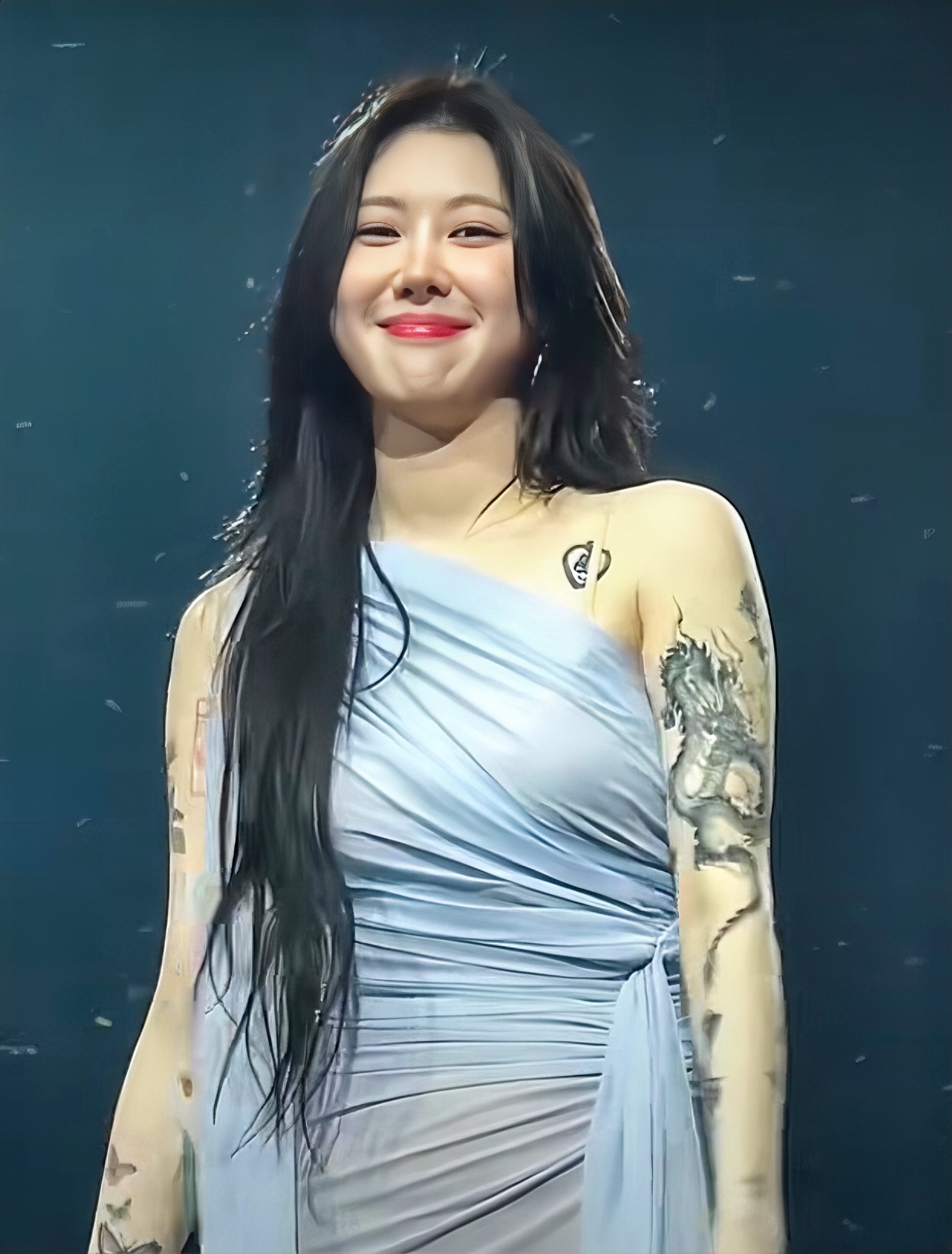 这是雄性不可抗拒的顶级美女！没有人能Hold住，灵动的眼睛，甜美的笑容...