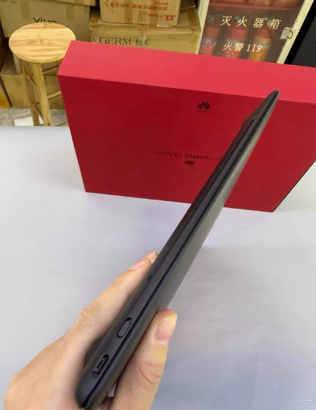 #二手手机[超话]#  带无忧大礼包！26.9.2号激活体验！ 准新机华为MateBook Pro 2026款 Plus 柔光版 24+1T 砚黑 国行全套都齐。 ​
