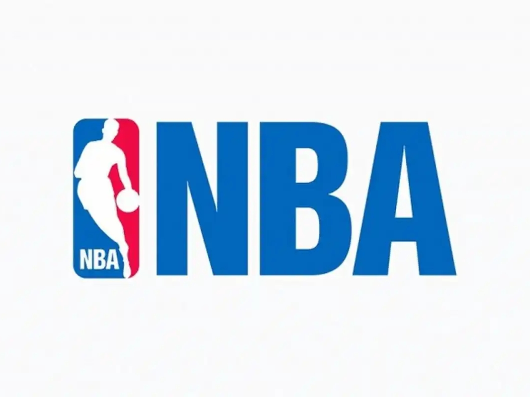 大胆预测，NBA新赛季的MVP，99％在以下四人之间产生，分别是：

一、维克托-文班亚马
概率：65％
新赛季的马刺大概率会是常规赛冠军，他们有机会拿到65+胜场，文班亚马的数据肯定不会差，至少28分+10篮板+3盖帽，他是最有希望获得MVP的球员。

二、扬尼斯-阿德托昆博
概率：25％
新赛季