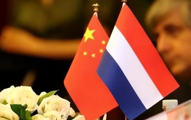 不管普京政府有多不服气，都得明白一件事：中俄跟从前不一样了！

一条天然气管道，谈了多年，路线没消失，名字却先变了。2026年9月2日，俄罗斯能源部长齐维廖夫在东方经济论坛上称，原“西伯利亚力量2号”项目被普京改名为“贝加尔力量”，俄方正推动项目向建设阶段迈进。名字换得利索，真正难啃的还是老问题：这