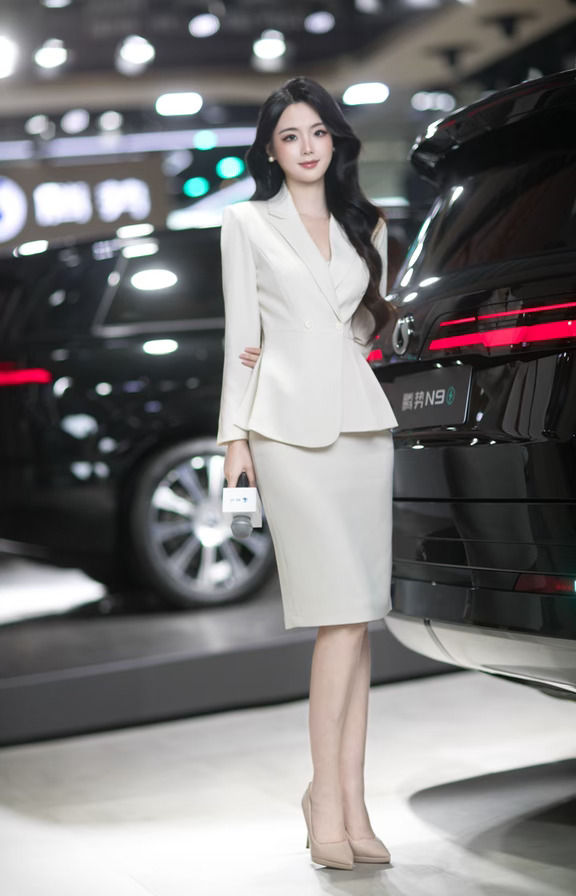 现在的车展，美女太多啦~