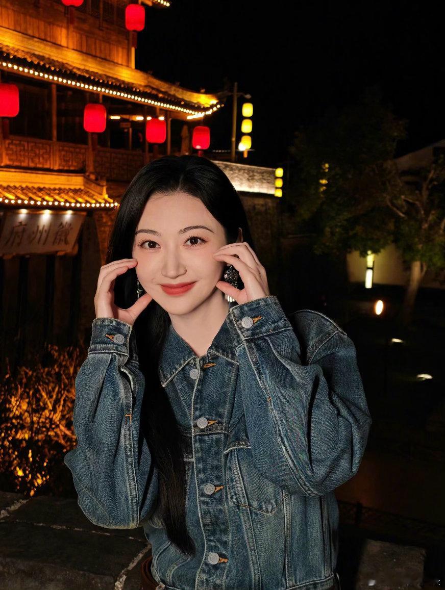 #景甜[超话]#jt#景甜你是真的很不错#jt#景甜景上添花# 

 一直在等你 愿等到夜深人静和风雨骤停 再与你去看同一场“晚霞”
晚安 甜[月亮]

​
