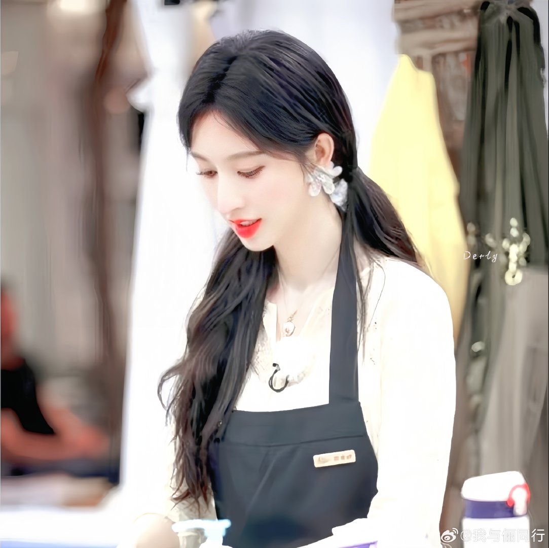 #张俪[超话]# zl#天使爱美俪# zl#张俪枭起青壤# 

姐姐你养我们魔俪一辈子吧[挤眼]

​
