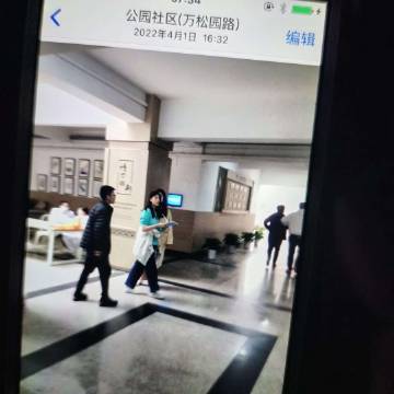 妈呀朋友在旧手机里翻到高中偶然拍到的我的照片好喜欢………………我自己不...