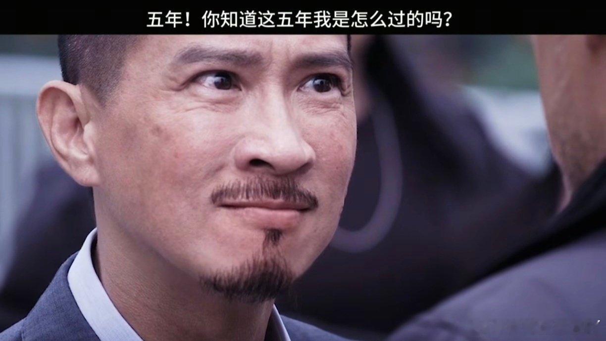 五年了，你知道这五年我是怎么过的嘛？你挑的嘛偶像#孙红雷# ​​​
每次出来时我都先发微博，在去买西瓜，西瓜的钱能报一下嘛？
不说了，前面有个西瓜摊，祝我好运​