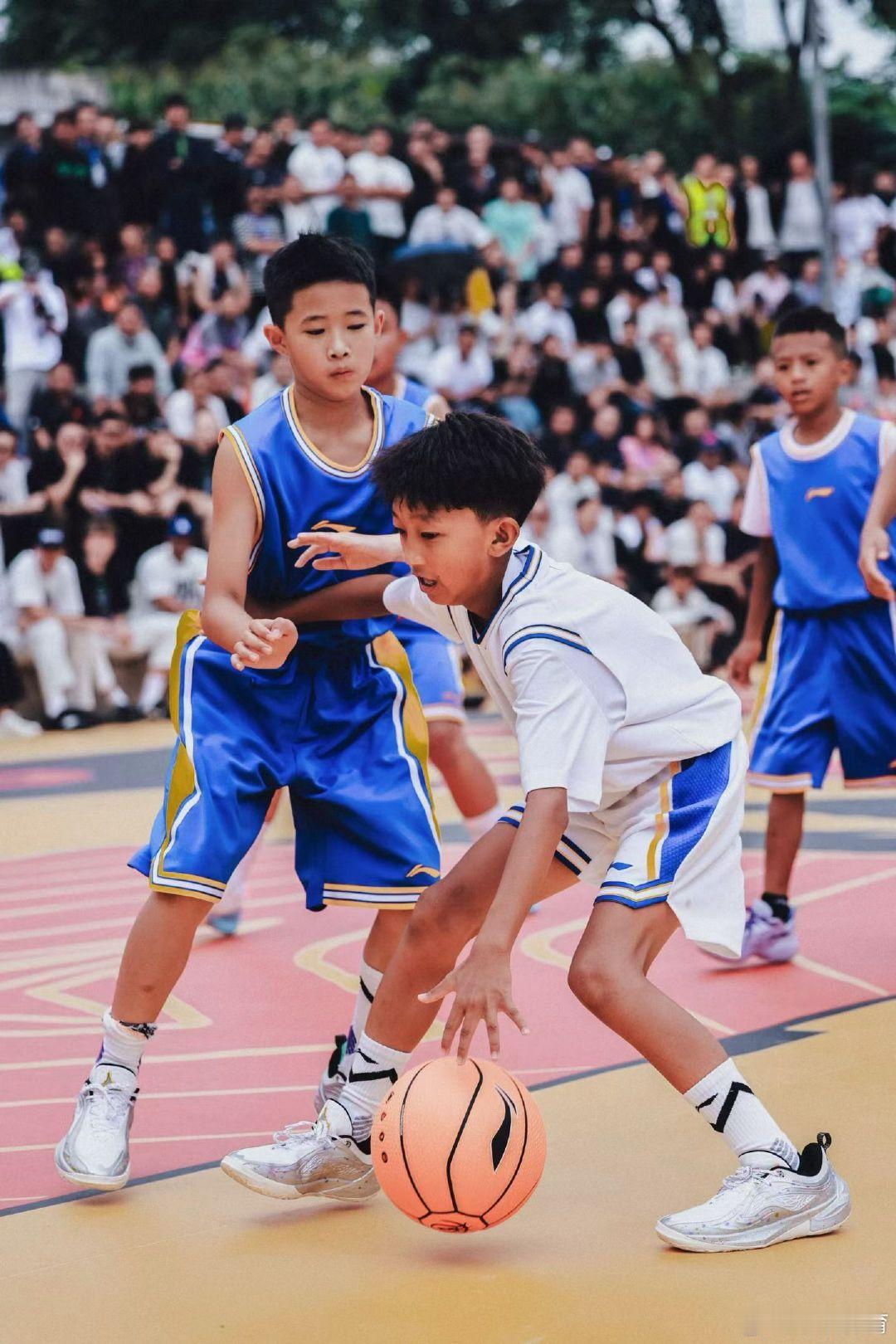 🏀跨越山海，为爱赴约 李宁品牌、劲浪体育携手吉米·巴特勒走进大凉山...
