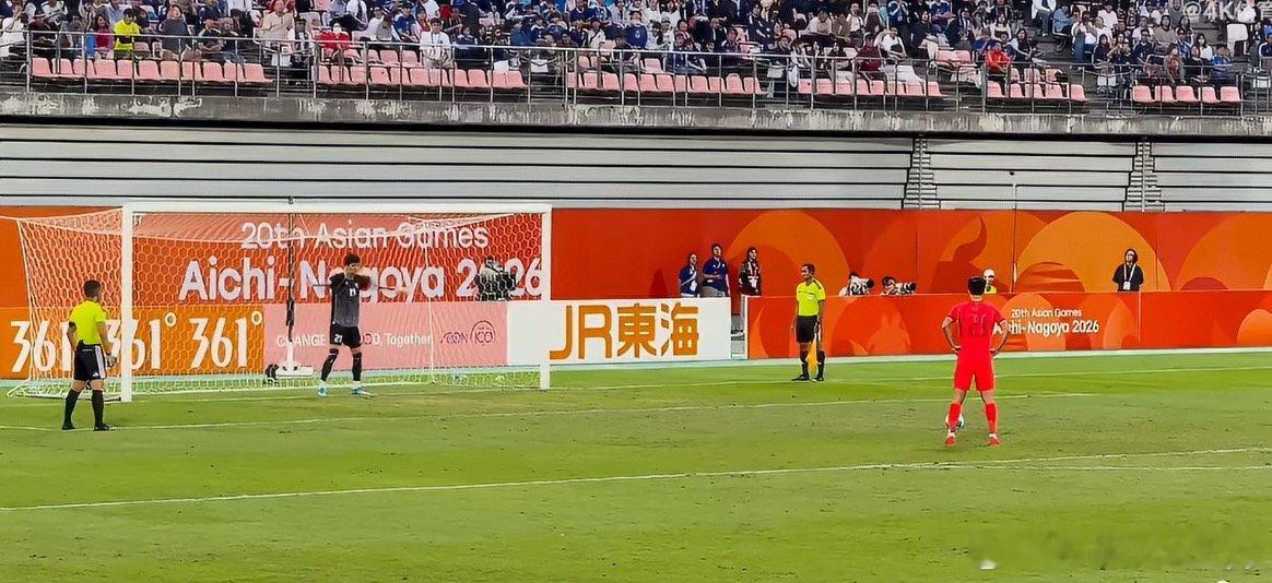 #U23亚运夺铜国足0比5惨败#
我觉得只要一提国足好像无论哪个阶段，大家都是无所谓了[笑cry][笑cry]。
10月3日爱知·名古屋亚运会男足季军赛，中国U23男足常规时间2比2战平乌兹别克斯坦，点球大战4比3胜出，总比分6比5夺得铜牌。 ​