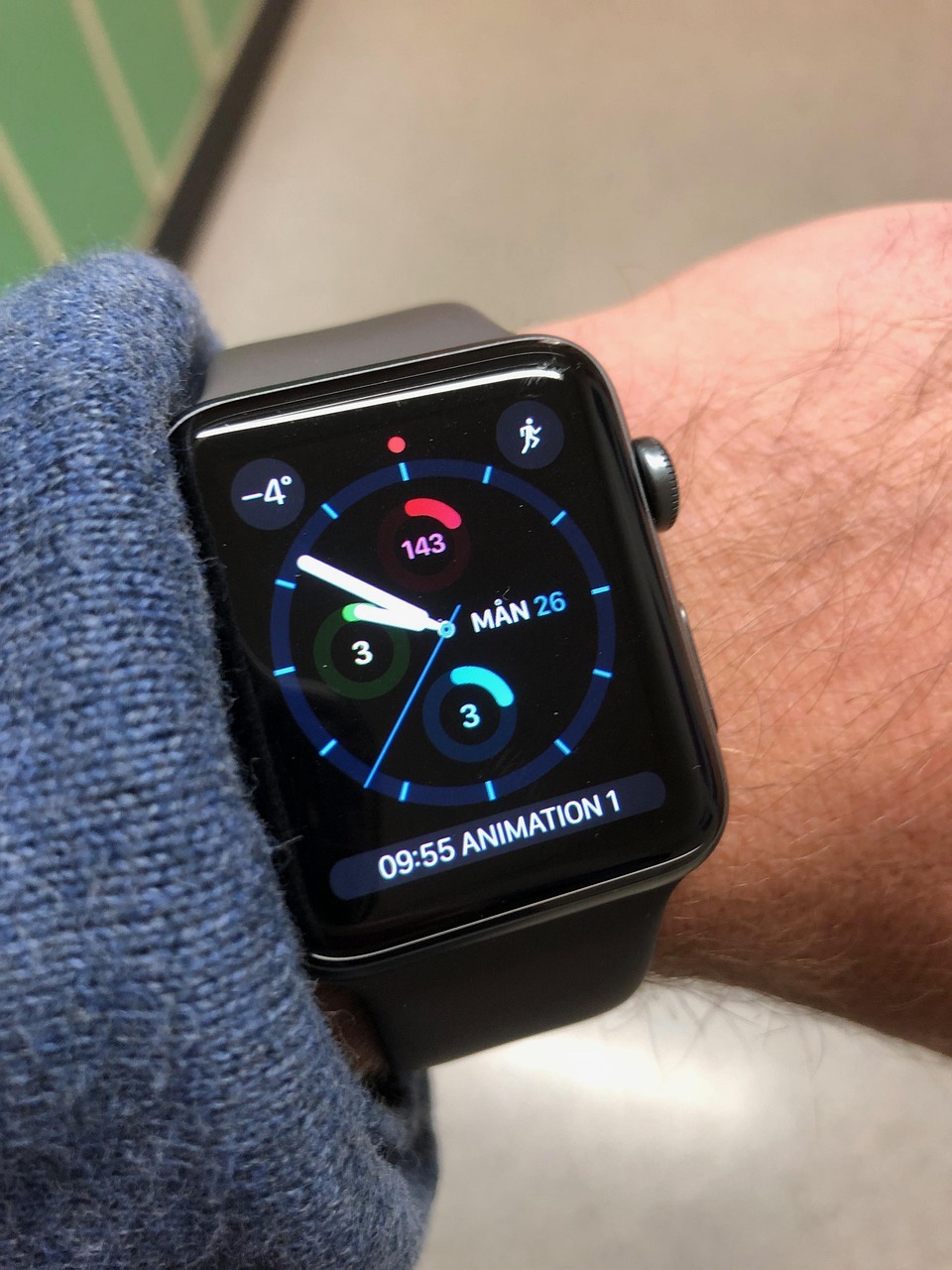 IT之家10月9日消息，鸿蒙星河互联App登陆Apple Watch端，支持HarmonyOS 7.0.0.109及以上版本手机配对。用户可体验信息流转、查找设备等功能。9月7日HarmonyOS 7发布会上已支持Apple Watch和AirPods，10月1日Mate 90系列新品后App升级2.0.0，新增双机互联，首发适配Pura X View、Mate 90系列和Mate XT 2 ​