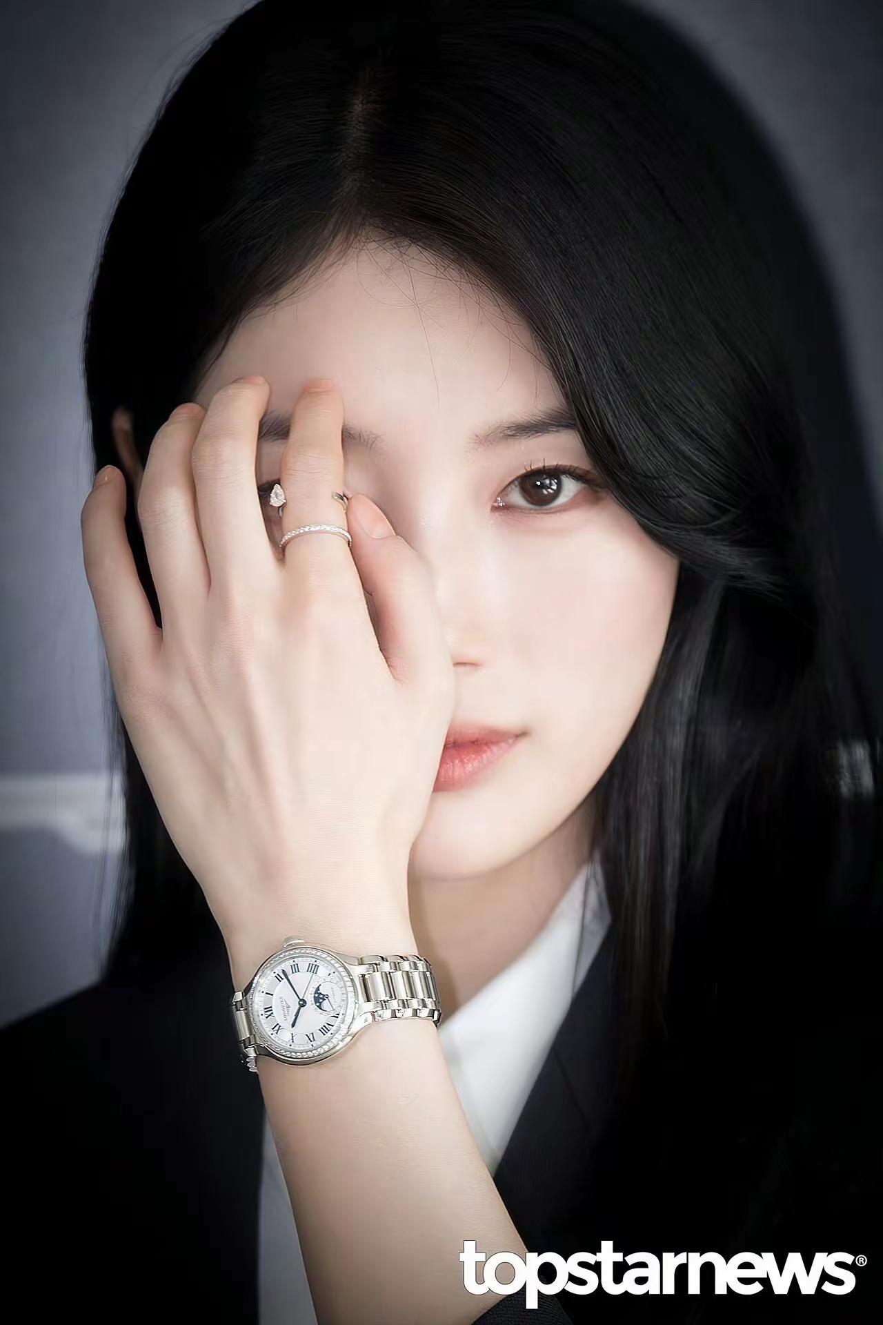 这身look很女总裁。