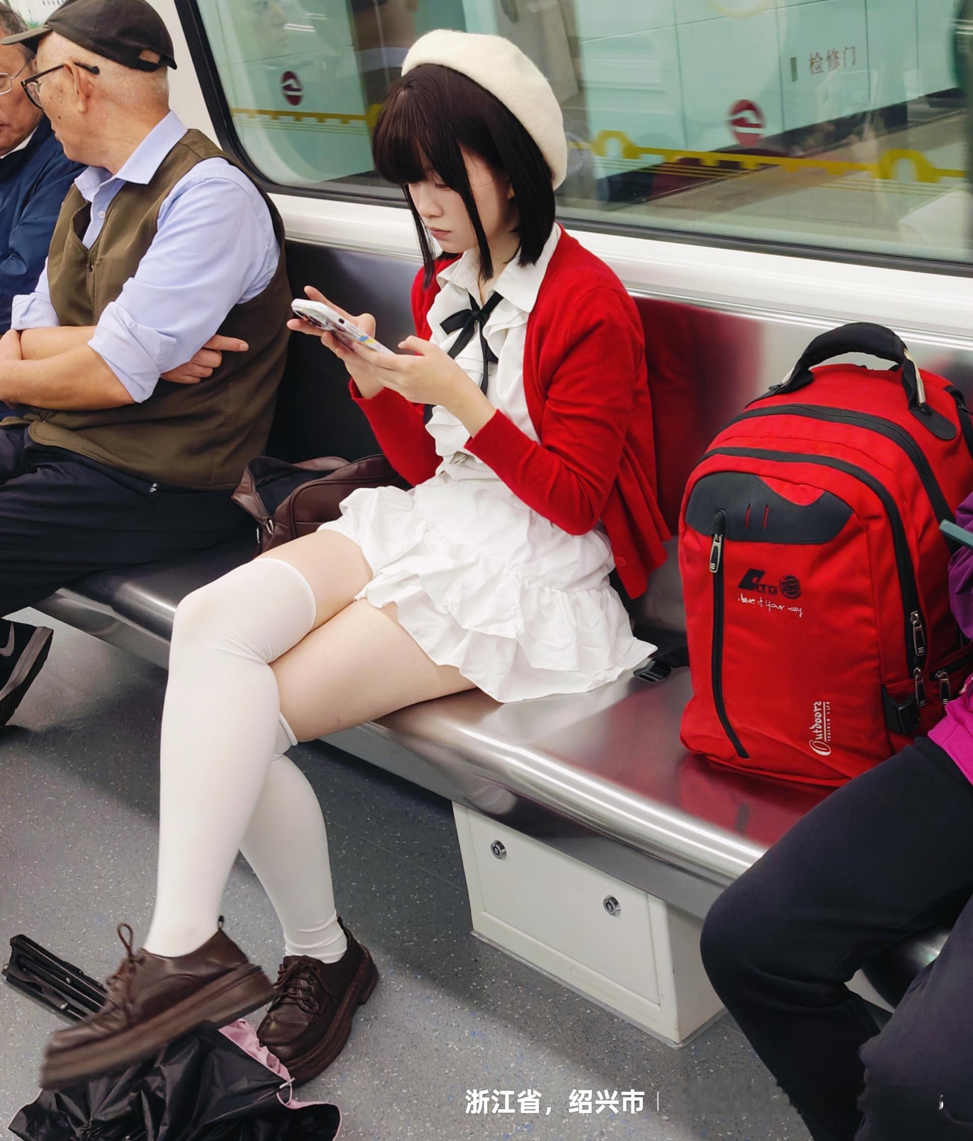 漂亮时尚的小姐姐