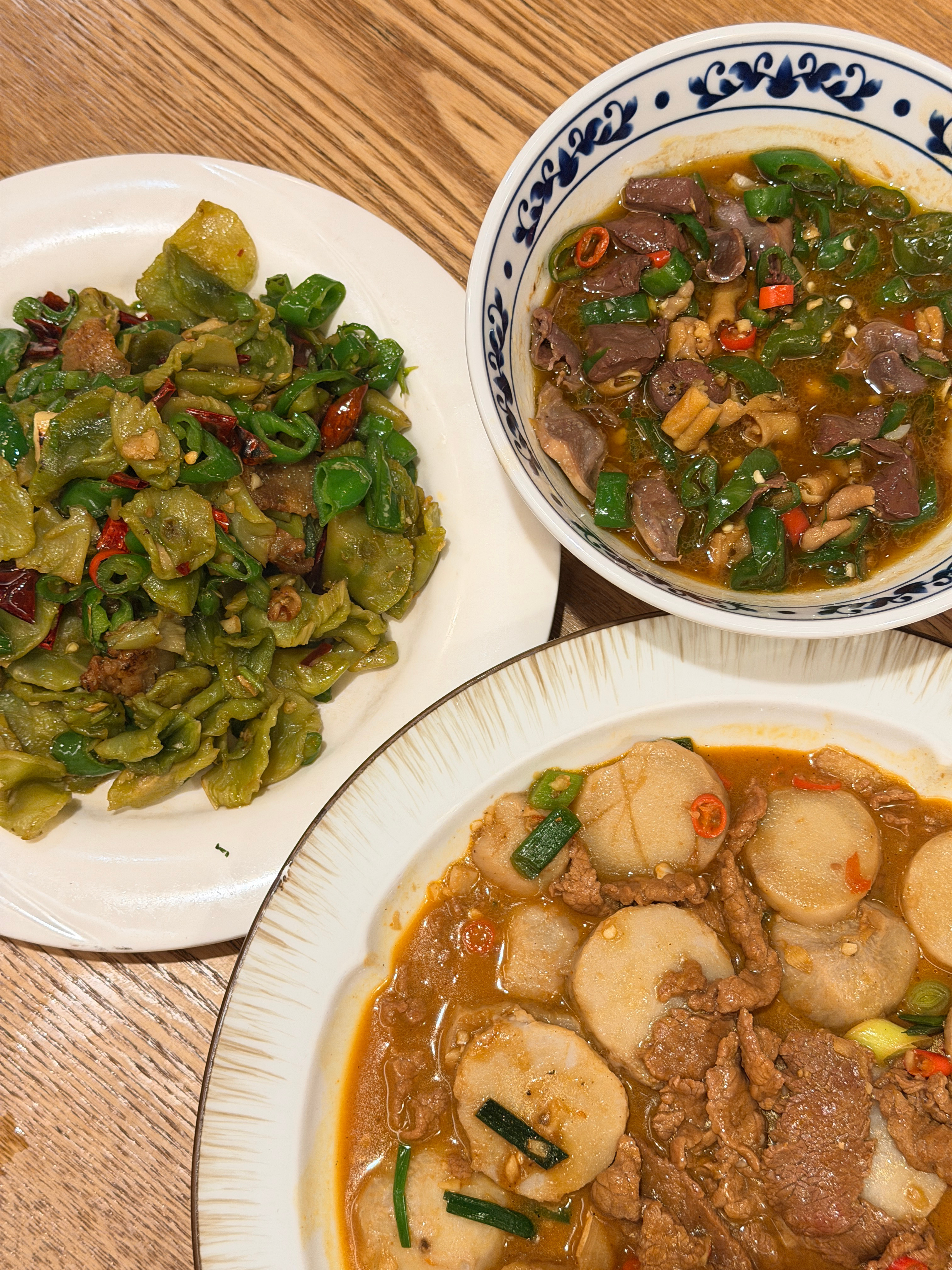 本学期目标：吃好睡好玩好
吃到美味的小蛋糕
收到徒弟送来的酸奶还有水果
接到停课通知
好命女孩就是一直如此幸福呀～～～ ​