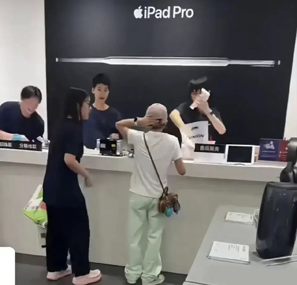 全红婵给妈妈买苹果手机🍎