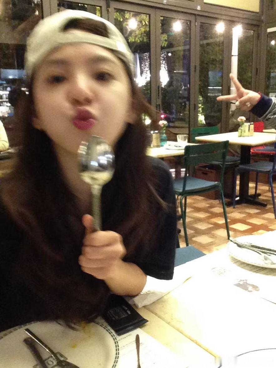 #章若楠[超话]# ( •̅ ω •̅ ) ​