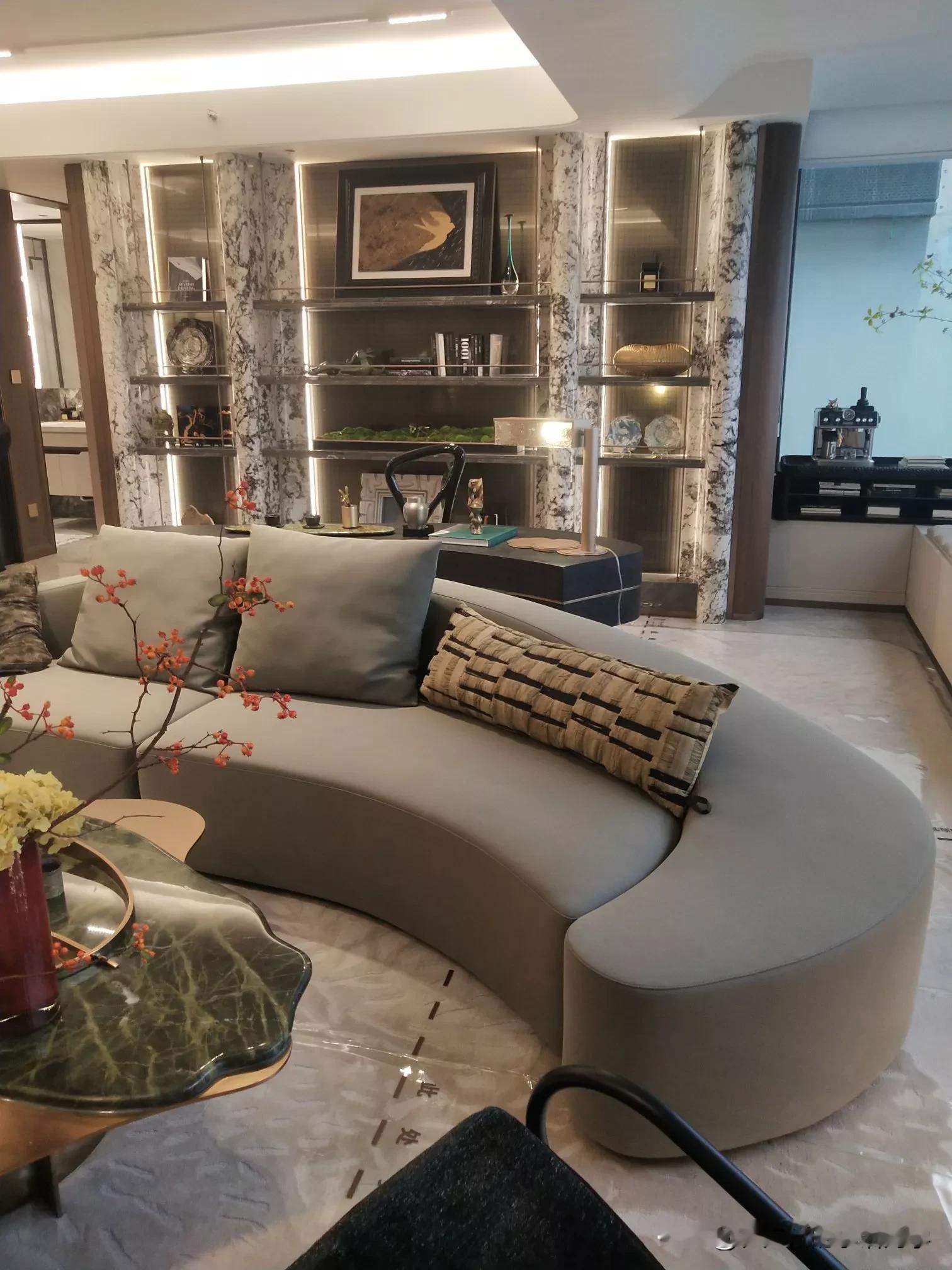 广州天河真是疯掉了，这样搞是认真的吗? 今天调休，把去年的年假休了 正...