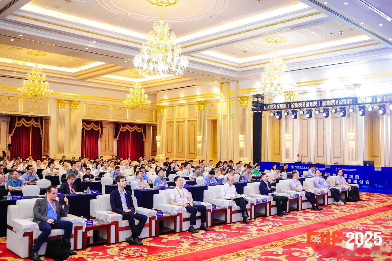 【新质启新程｜第26届中国工博会活动前瞻】
2026中国工博会系论坛覆盖人工智能、新一代智能制造、具身智能、工业互联网、机器人、新材料、长三角产业协同、跨赛道同源供应链等前沿赛道，技术密度高、议题覆盖面广，多场论坛锚定AI 与制造业深度融合这一时代命题。
新一轮科技革命带来的产业变革窗口已 ​