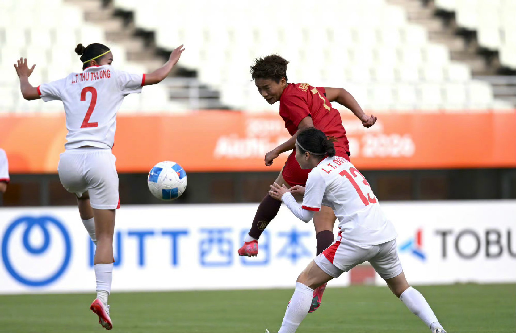 祝贺🎉#中国女足四强#
亚运会女足1/4决赛，中国女足加时1-0击败越南，成功晋级四强！
王霜在加时赛下半场打入制胜进球。半决赛，中国女足将迎战朝鲜队。

#中国女足半决赛迎战朝鲜队##王霜加时赛进球# ​