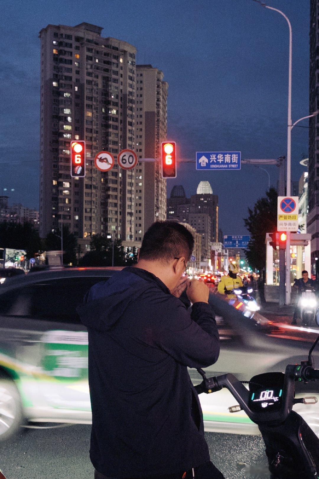 我是踩得狠了点，但你说我是拖拉机手，我是不认可的… ​