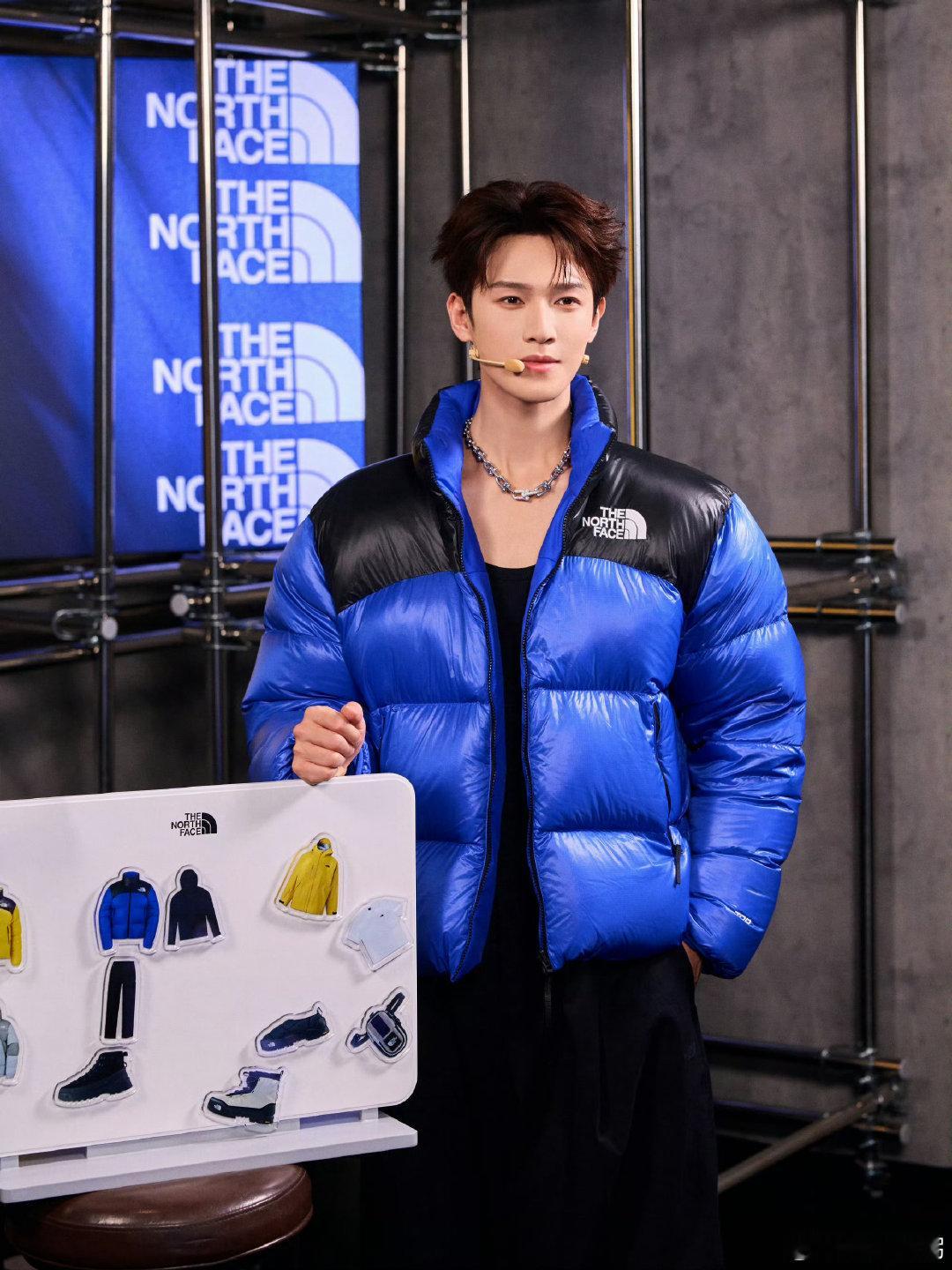 #李昀锐陆一航﻿##lyr ##青年演员李昀锐# 

0923落日余晖是在太阳告别今日 而星光熠熠是说我的星星在慢慢变亮

李昀锐｜士兵荣耀｜陆一航｜李昀锐｜士兵荣耀｜陆一航｜李昀锐｜士兵荣耀｜陆一航｜李昀锐｜士兵荣耀｜陆一航｜李昀锐｜士兵荣耀｜陆一航｜

​