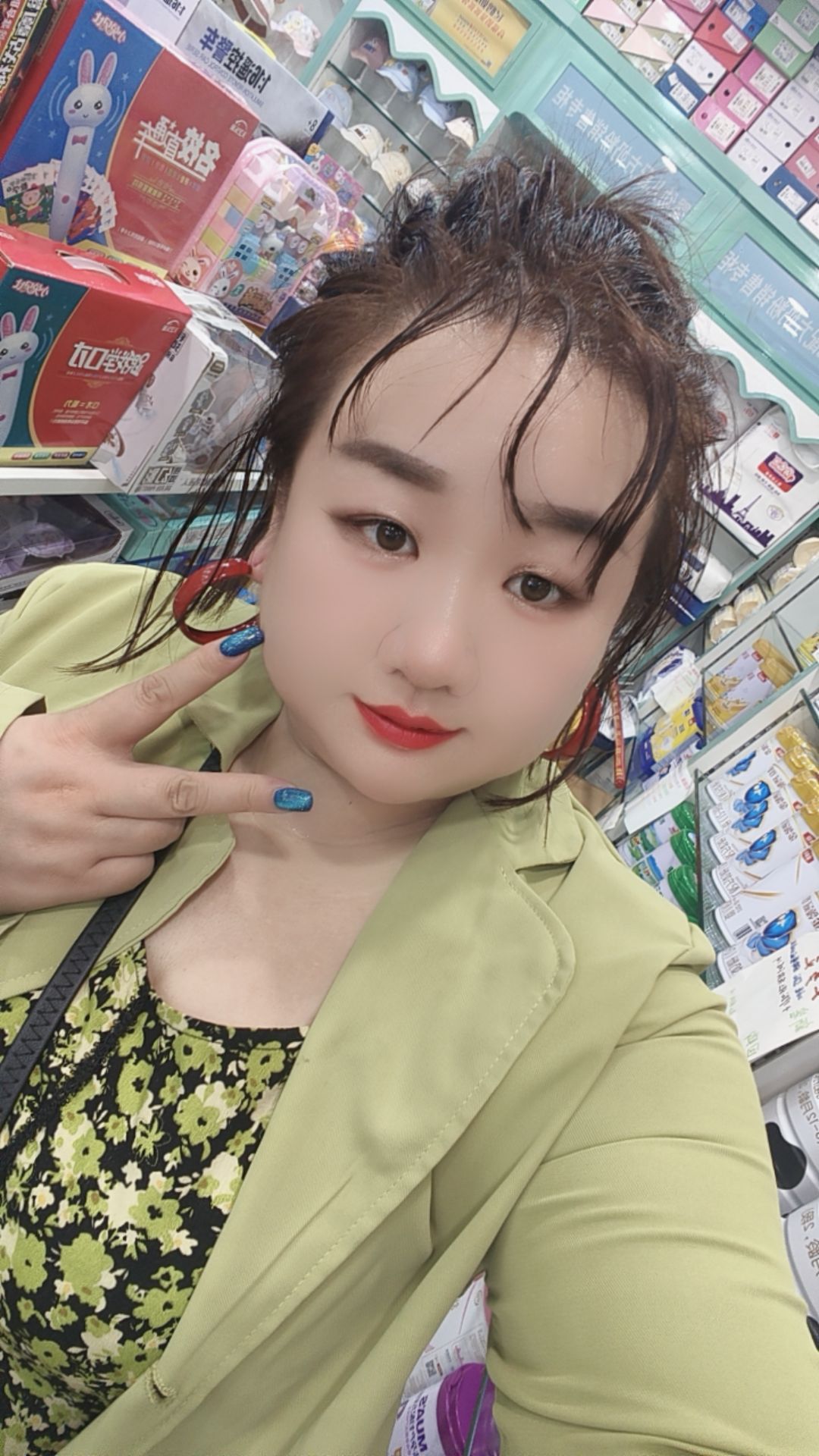 <p>微胖小姐姐 <!--{img:0}--></p><img src...