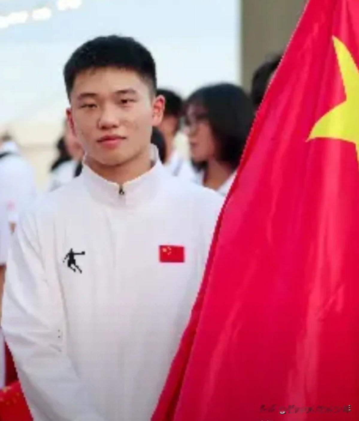 今天要为我国小将李天阳点一个大大的赞，在哈萨克斯坦阿斯塔纳站WTT球星挑战赛上，竟然淘汰了大名鼎鼎达科•约奇克，还是3：0横扫对手，再次令人刮目相看。
战胜达科•约奇克后，让人有了更多的期待。4/1决赛马上就要开始了，希望李天阳乘胜追击，继续巩固战果，有理由相信李天阳战胜科顿挺进四强。
加油！李天阳