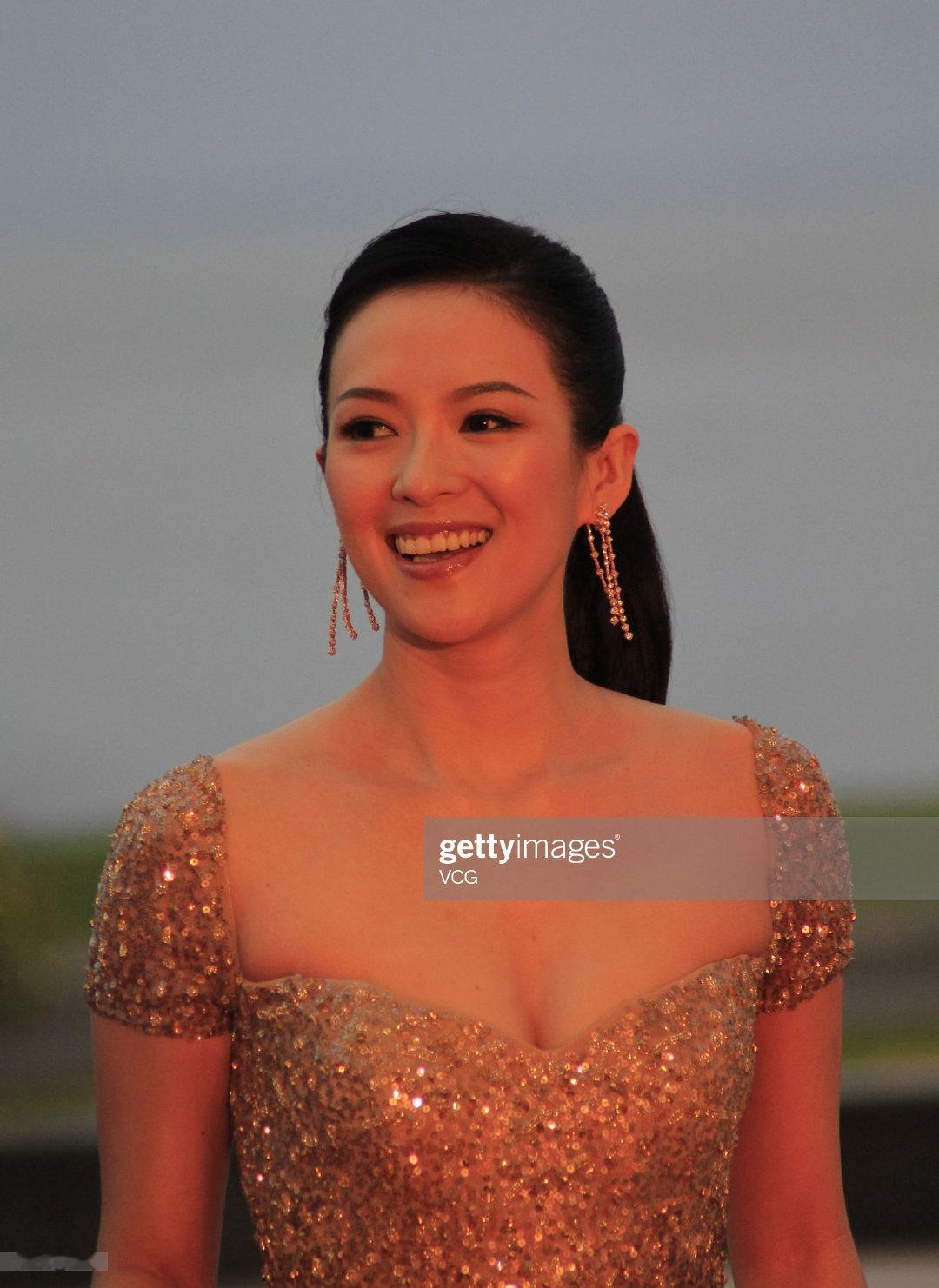 #国际章[超话]#  
2012年第12届华语电影传媒大奖在海口举办，担任推广大使，并获得“华语电影推广贡献奖”[鼓掌] ​