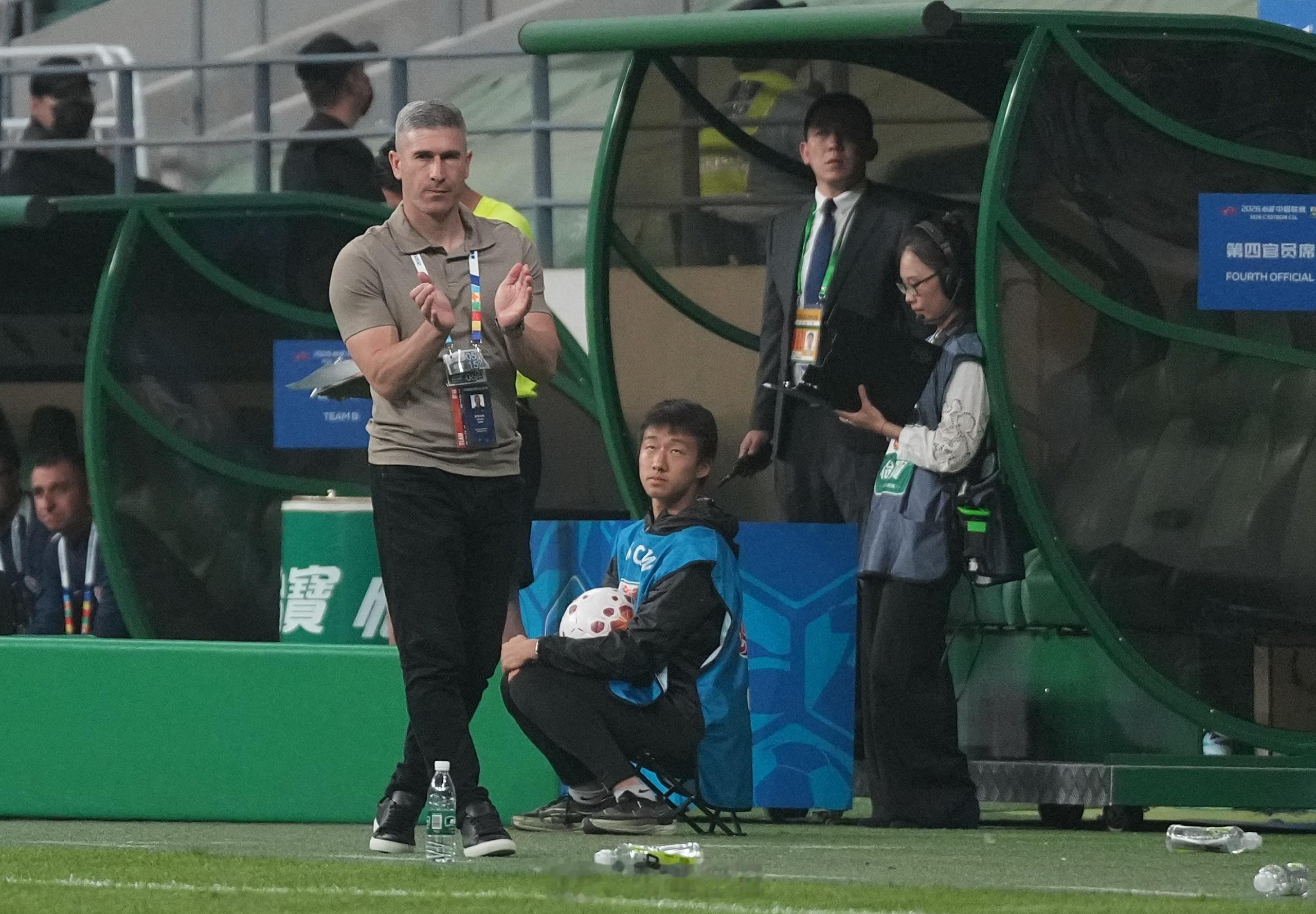 4比2轻取青岛海牛的结果，让国安以2胜1平的战绩结束了“三连主”。3场...