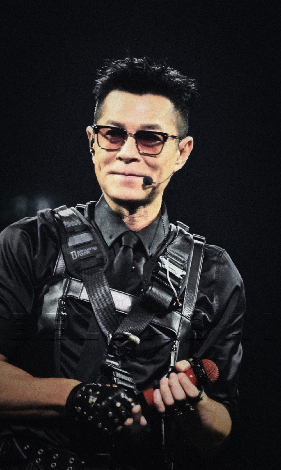 古天乐遭追讨亿元债务，旗下公司首发声

    这次爆出来的亿元追债风波，不少人第一反应都不敢信，毕竟古天乐一直是大众眼里口碑过硬的港片推动者，多年砸钱投本土电影，还默默捐了上百所公益小学。

    翻完时间线也能理解他的难处：2019年借的7000万港元本来是项目周转用，后续遇上电影行业停摆，投