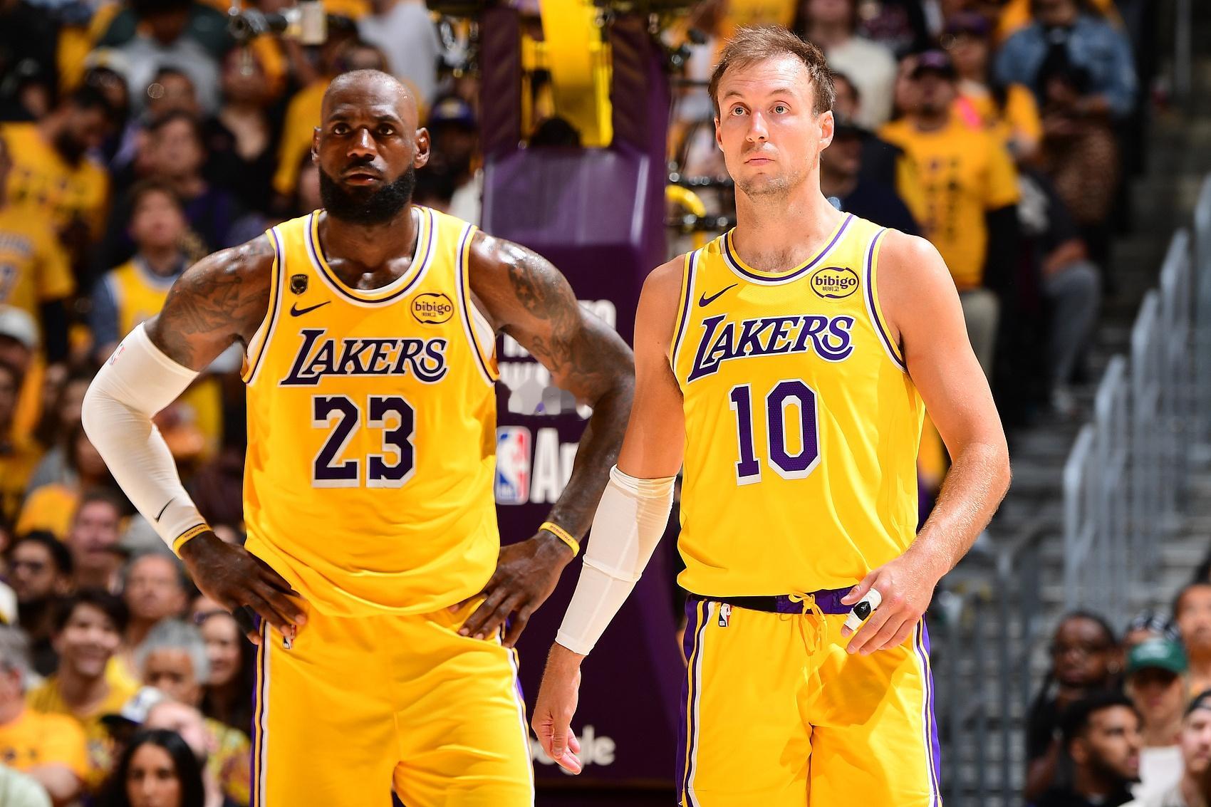 谢泼德在场上，湖人队的后卫们疯狂地去攻击谢泼德这一点，而谢泼德自己的防...