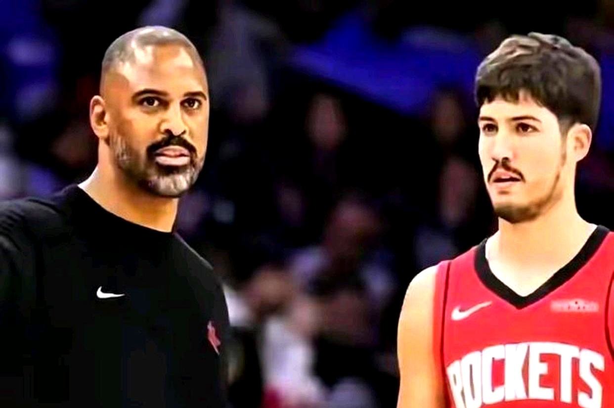 季后赛打着打着，常规赛的数据都成了“幻觉”。    火箭队的谢泼德，常...