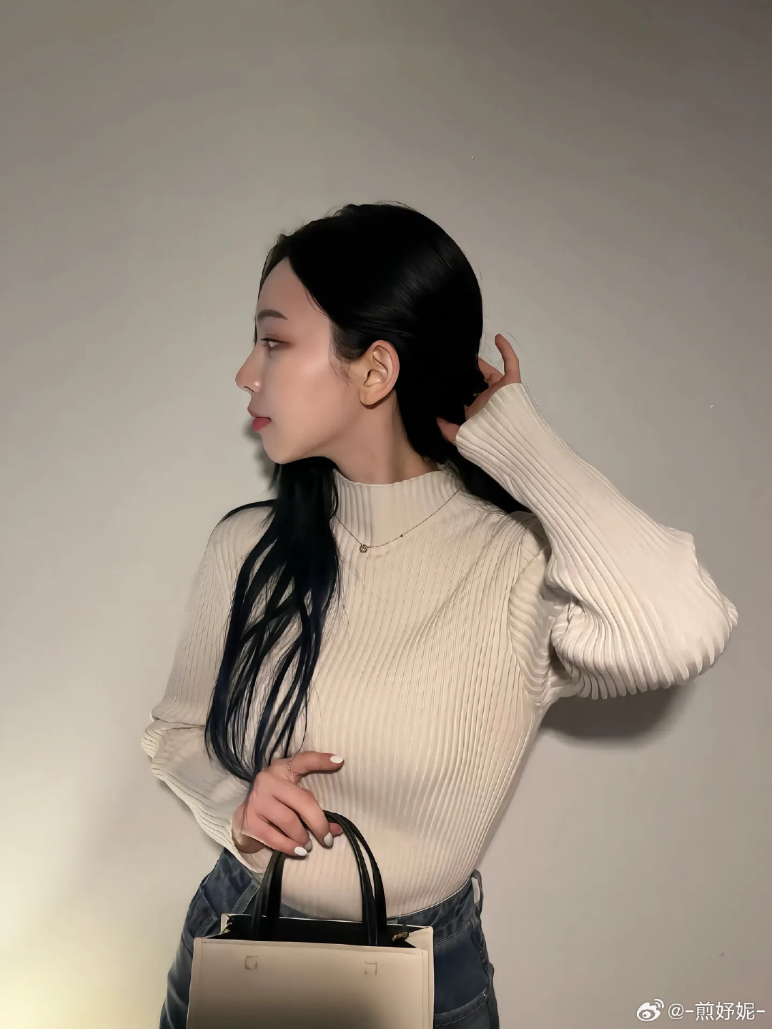 #柳智敏[超话]# 好温柔的图[兔子] ​