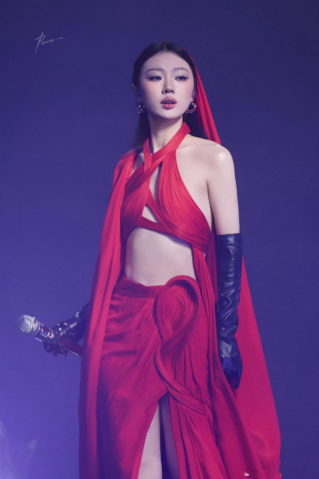 #单依纯[超话]#  离9.12又近了一天 ​