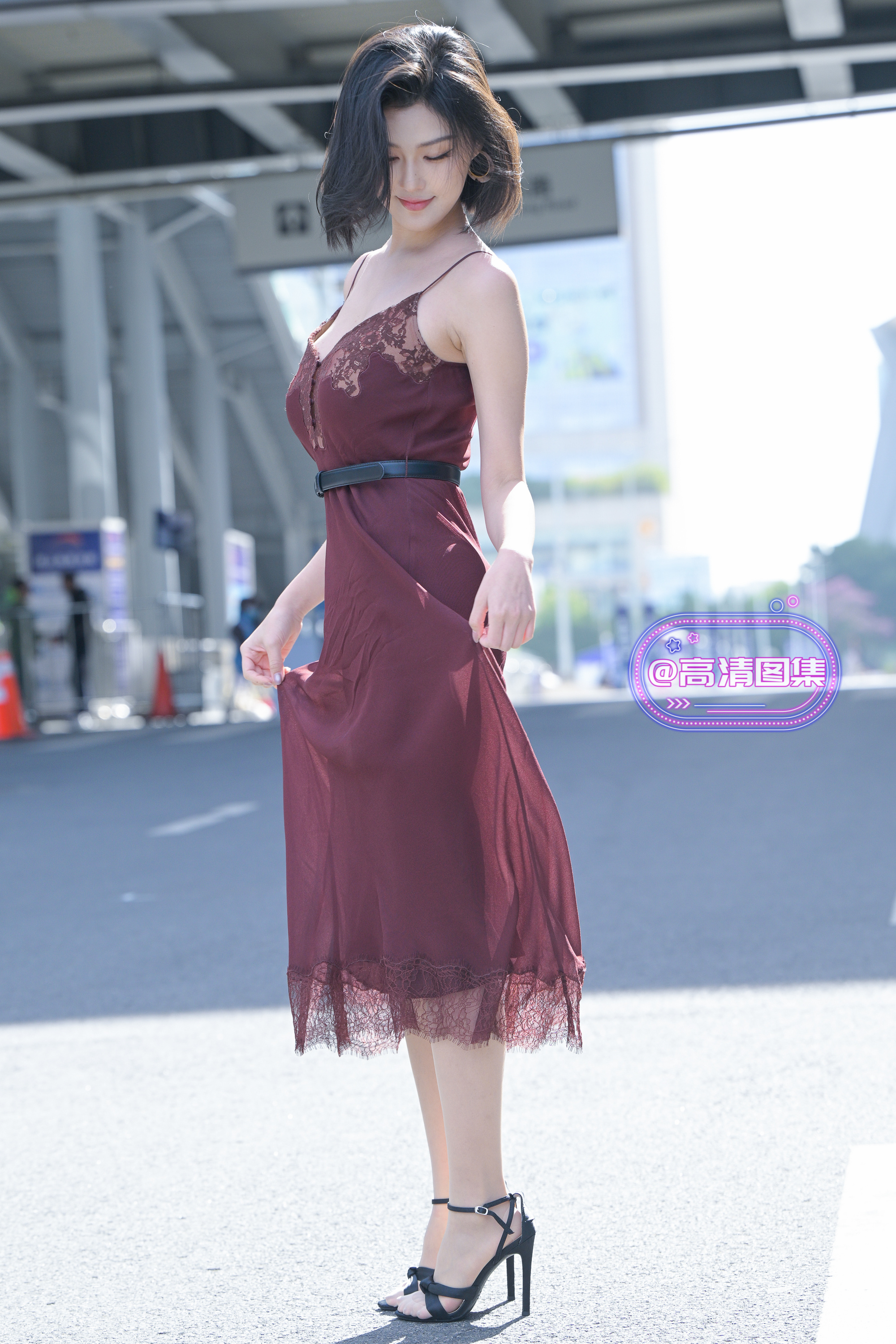 吊带长裙魅力女神。J5269