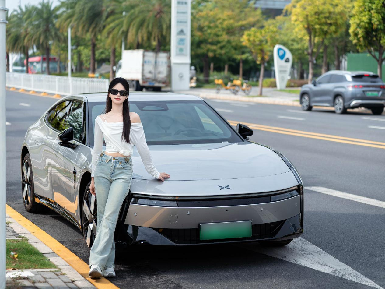平价版Model Y折合人民币17万5，有这个预算我会选小鹏P7+，你们呢？ ​