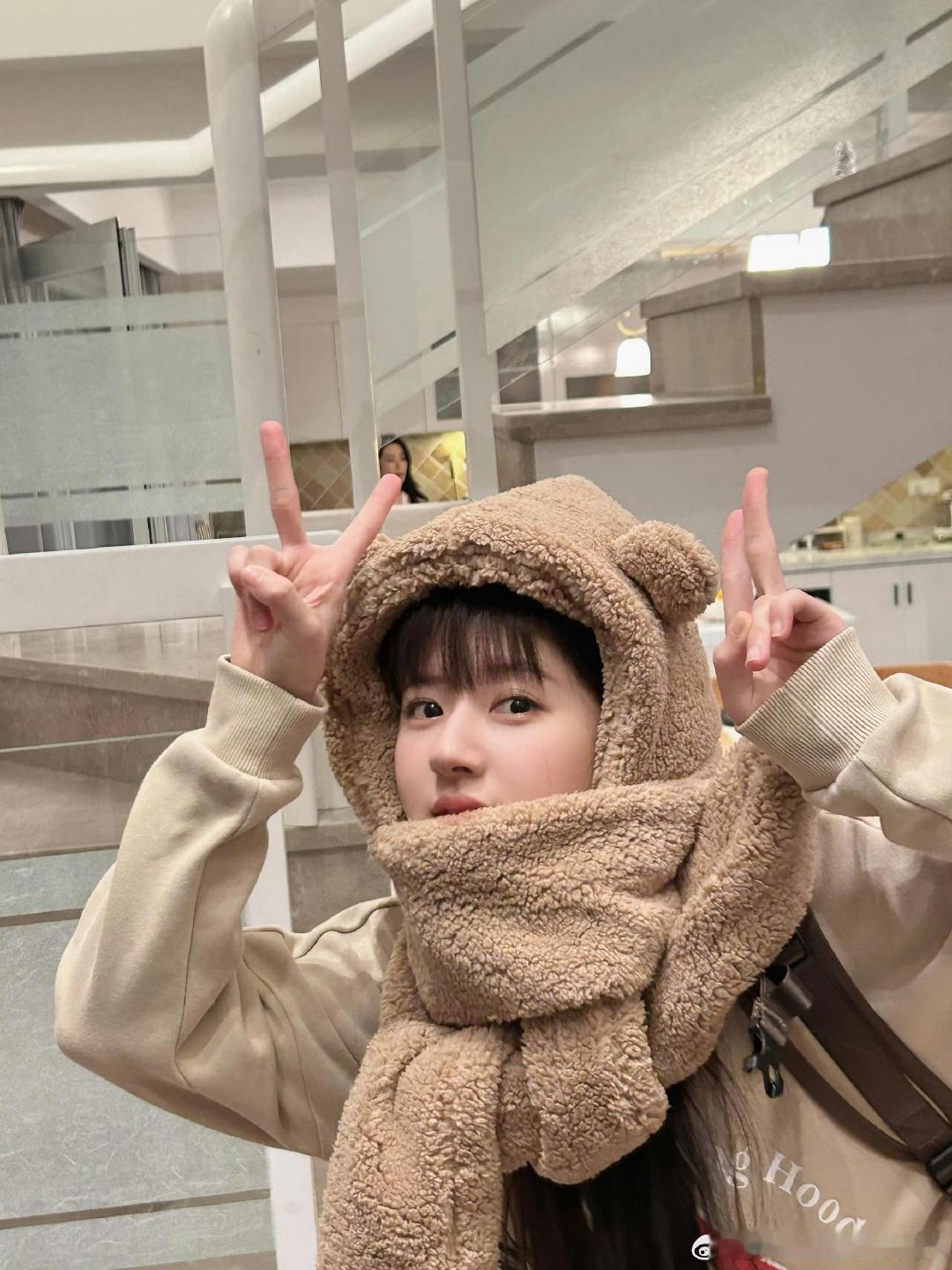 #偷偷藏不住制片人十月启动新项目#赵露思真的很棒 期待二搭 ​