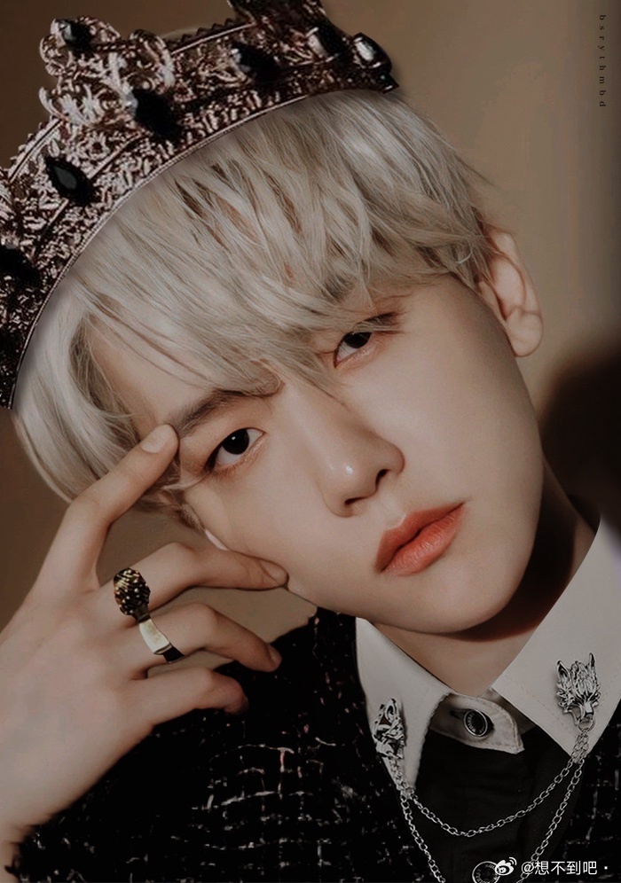 应伯贤粉丝邀约，分析伯贤2026年年运：
伯贤今年在婚恋感情方面，会有公开化争议 （例如闪婚闪离 、高调认爱后可能迅速冷却，或陷多角暧昧被拍）。
然后可能会因冲动投资 而破财，或某笔账没有算清楚，有财务危机。

这一年也是他比较内耗的一年，常有“台上是我、台下不是我”的强烈脱节感，可能以突 ​